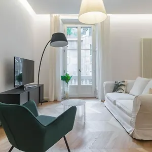 https://italianway-pindemonte-1.italymilanhotels.net